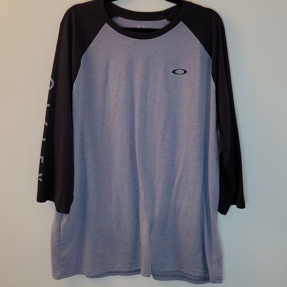 Oakley 3/4 length Raglan Sleeve Tee - Picture 1 of 6